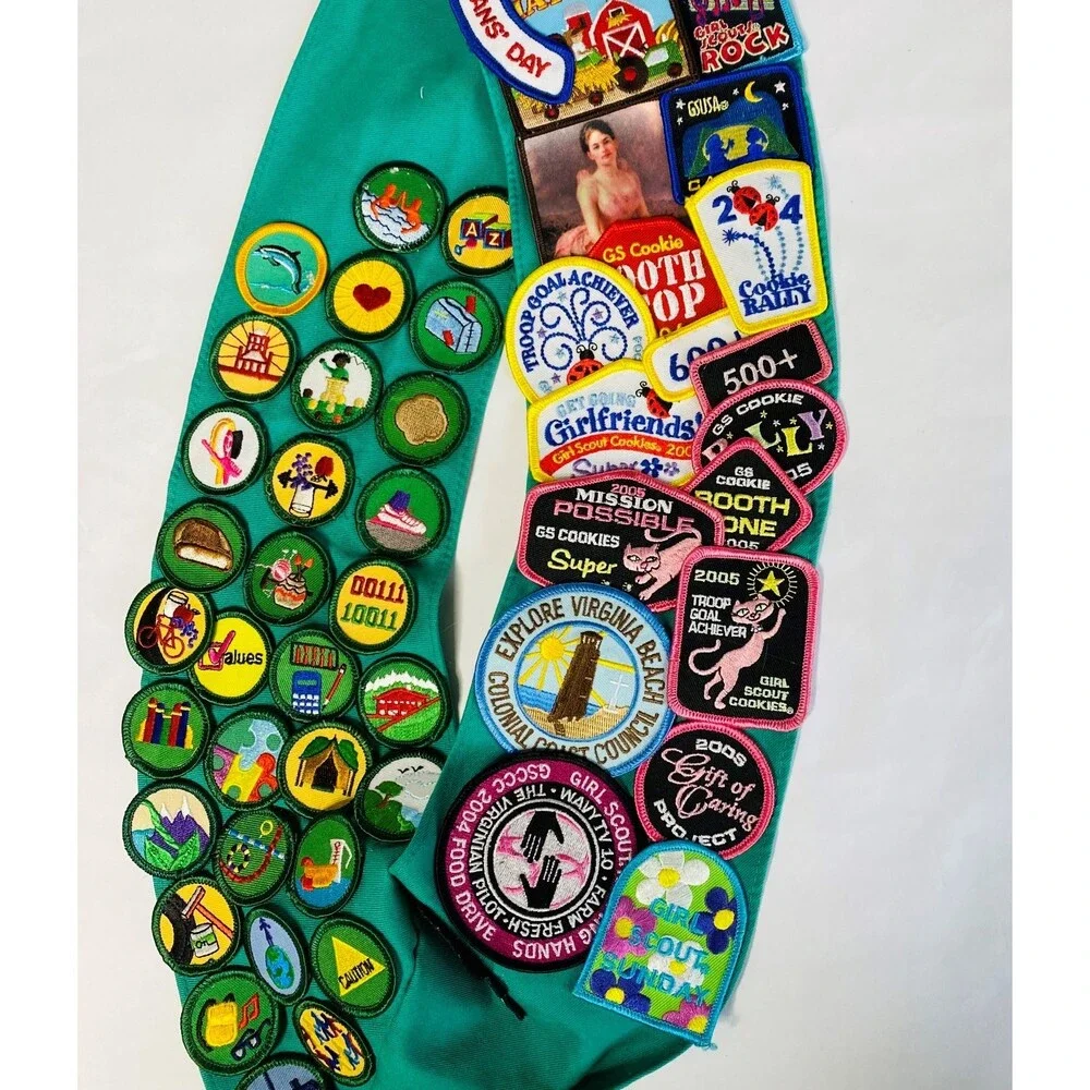 Vintage Girl Scouts USA Green Sash Full of Merit Badges Patches Sewn